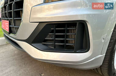Внедорожник / Кроссовер Audi Q8 2022 в 