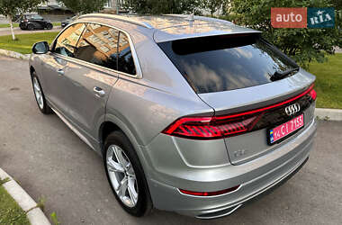 Внедорожник / Кроссовер Audi Q8 2022 в 