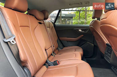 Внедорожник / Кроссовер Audi Q8 2022 в 