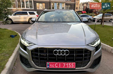 Внедорожник / Кроссовер Audi Q8 2022 в 