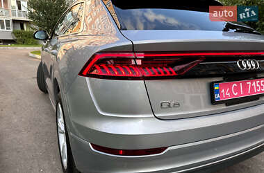 Внедорожник / Кроссовер Audi Q8 2022 в 