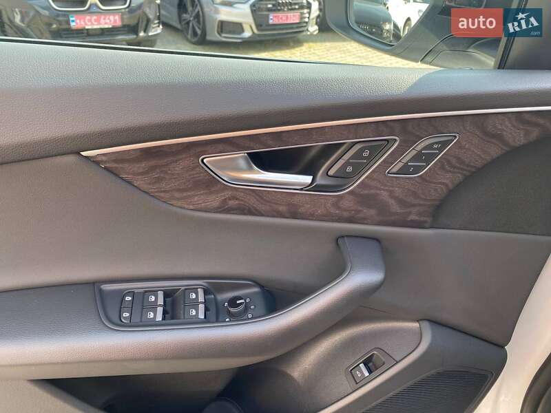 Внедорожник / Кроссовер Audi Q8 2021 в Львове