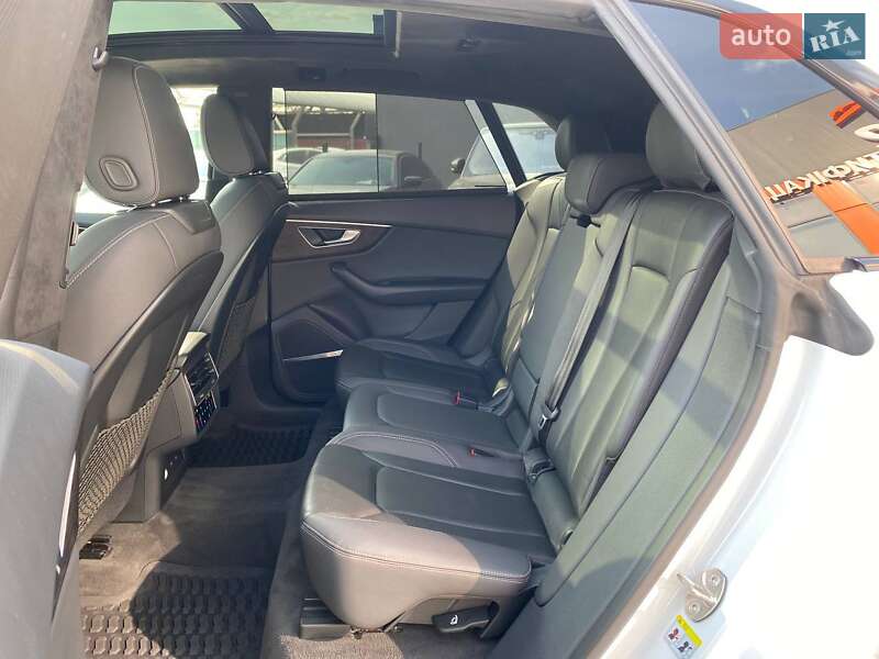 Внедорожник / Кроссовер Audi Q8 2021 в Львове