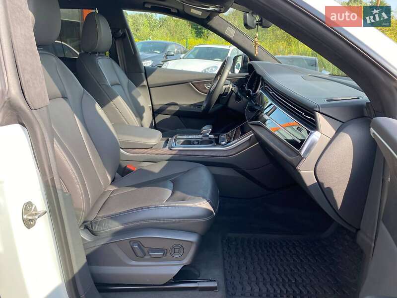 Внедорожник / Кроссовер Audi Q8 2021 в Львове