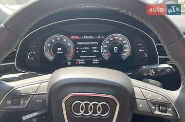 Внедорожник / Кроссовер Audi Q8 2020 в 