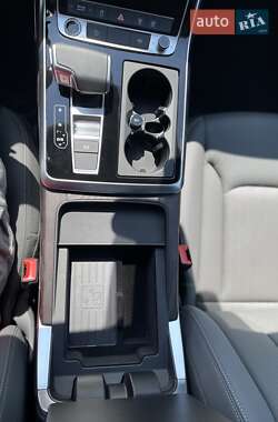 Внедорожник / Кроссовер Audi Q8 2020 в 