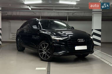 Внедорожник / Кроссовер Audi Q8 2018 в 