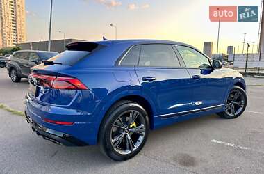 Внедорожник / Кроссовер Audi Q8 2024 в 