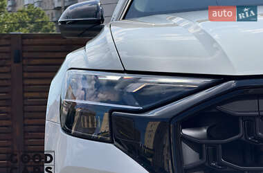Внедорожник / Кроссовер Audi Q8 2024 в 