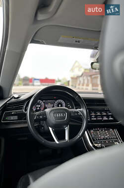 Внедорожник / Кроссовер Audi Q8 2019 в 