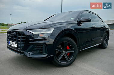 Внедорожник / Кроссовер Audi Q8 2018 в 