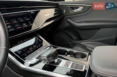 Внедорожник / Кроссовер Audi Q8 2018 в 