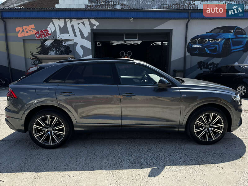 Внедорожник / Кроссовер Audi Q8 2020 в Житомире