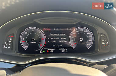Внедорожник / Кроссовер Audi Q8 2020 в 