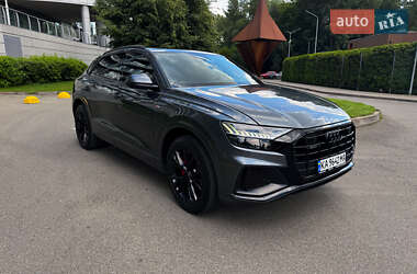 Внедорожник / Кроссовер Audi Q8 2021 в 