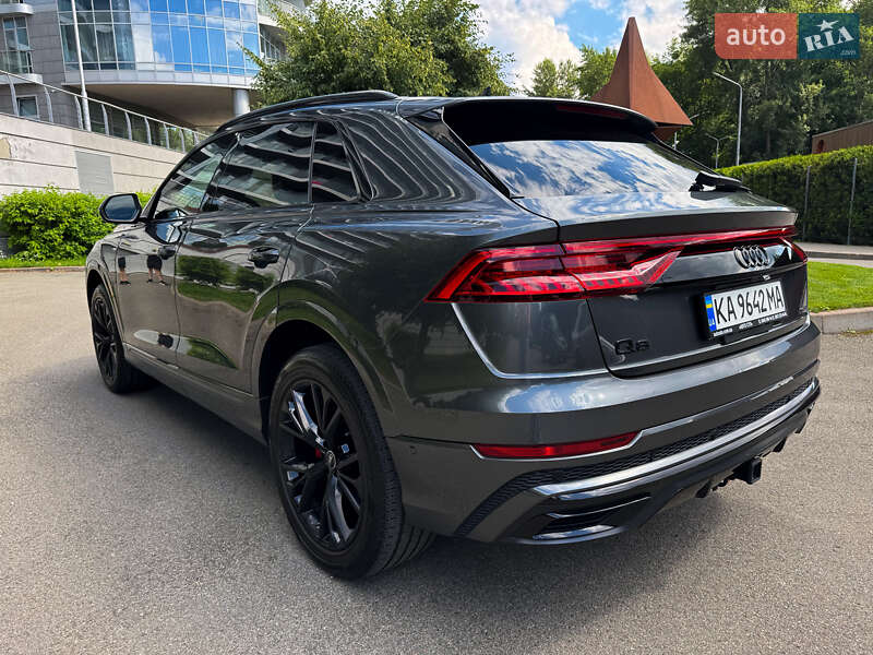 Внедорожник / Кроссовер Audi Q8 2021 в Киеве
