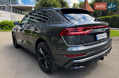 Внедорожник / Кроссовер Audi Q8 2021 в 