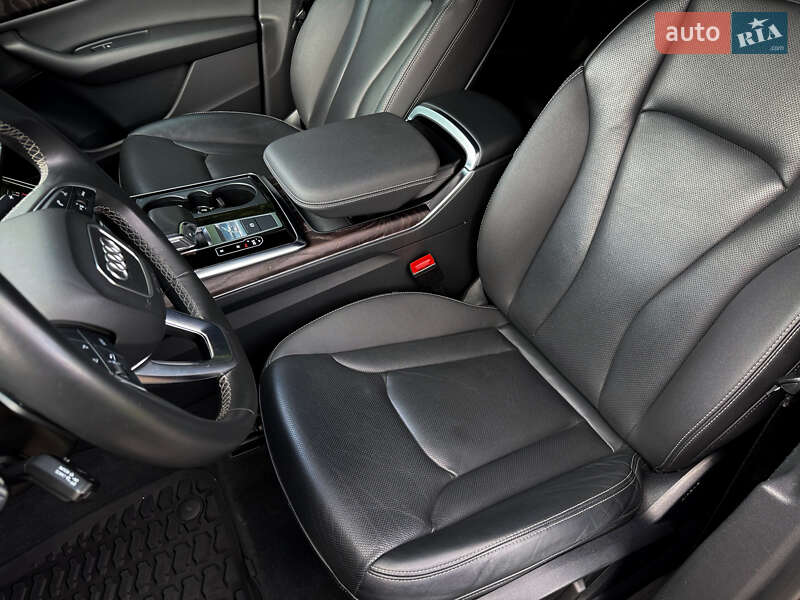 Внедорожник / Кроссовер Audi Q8 2021 в Киеве