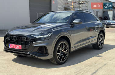 Внедорожник / Кроссовер Audi Q8 2023 в 