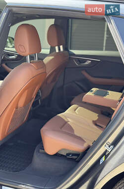 Внедорожник / Кроссовер Audi Q8 2023 в 