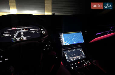 Внедорожник / Кроссовер Audi Q8 2022 в 