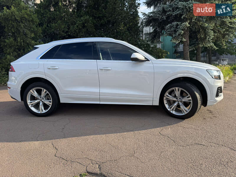 Внедорожник / Кроссовер Audi Q8 2018 в Киеве