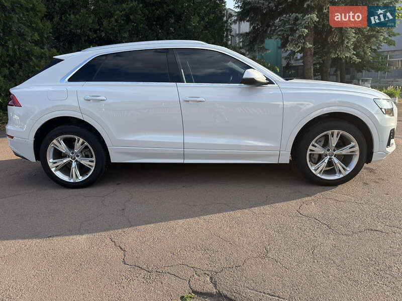 Внедорожник / Кроссовер Audi Q8 2018 в Киеве
