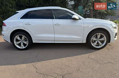 Внедорожник / Кроссовер Audi Q8 2018 в 