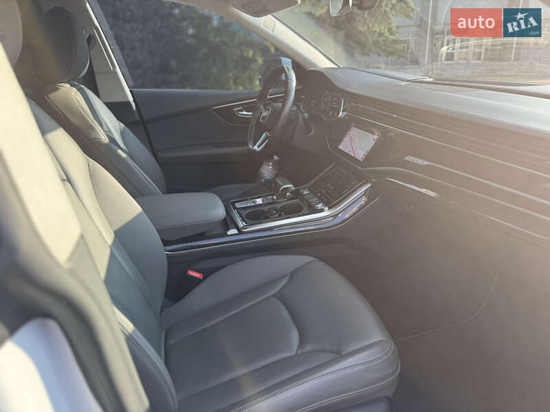 Внедорожник / Кроссовер Audi Q8 2018 в Киеве