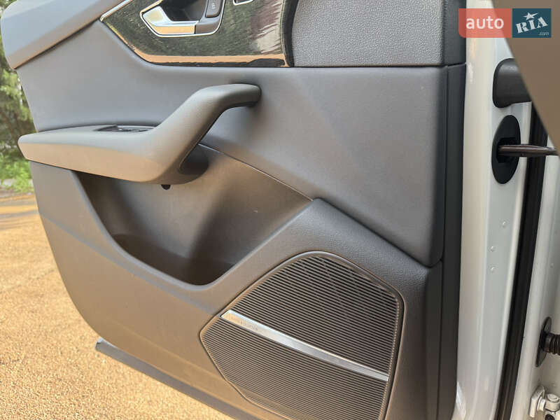 Внедорожник / Кроссовер Audi Q8 2018 в Киеве