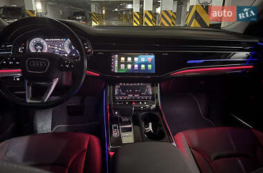 Внедорожник / Кроссовер Audi Q8 2018 в 