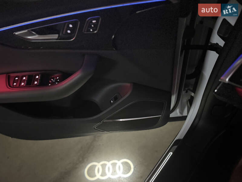 Внедорожник / Кроссовер Audi Q8 2018 в Киеве