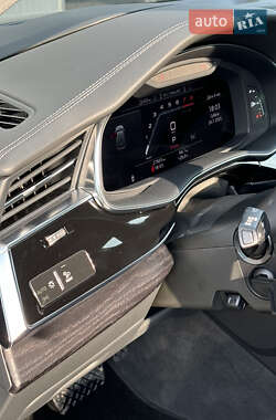 Внедорожник / Кроссовер Audi Q8 2023 в 