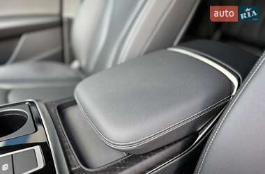 Внедорожник / Кроссовер Audi Q8 2023 в 