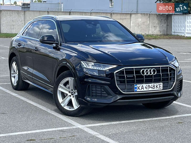 Внедорожник / Кроссовер Audi Q8 2021 в Киеве