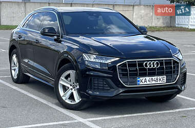 Внедорожник / Кроссовер Audi Q8 2021 в 