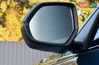 Внедорожник / Кроссовер Audi Q8 2021 в 