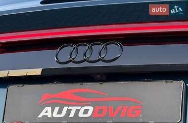 Внедорожник / Кроссовер Audi Q8 2021 в 