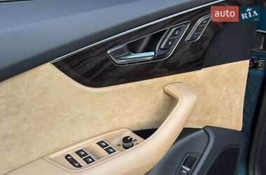 Внедорожник / Кроссовер Audi Q8 2021 в 