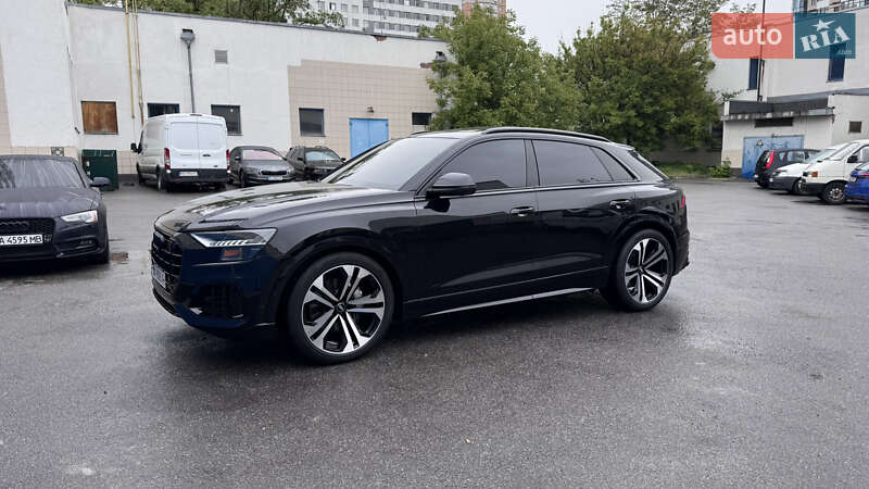 Внедорожник / Кроссовер Audi Q8 2019 в Киеве