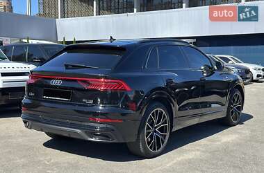 Внедорожник / Кроссовер Audi Q8 2018 в 
