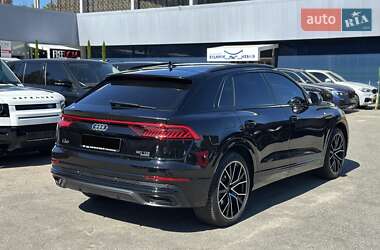 Внедорожник / Кроссовер Audi Q8 2018 в 