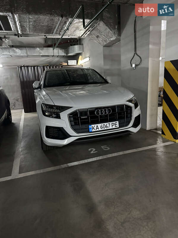 Внедорожник / Кроссовер Audi Q8 2018 в Киеве