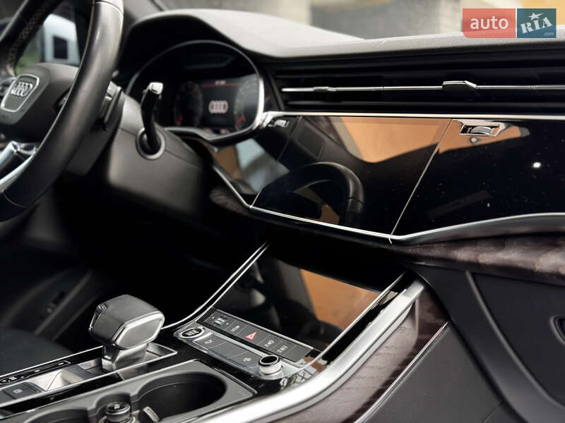 Внедорожник / Кроссовер Audi Q8 2020 в Ивано-Франковске