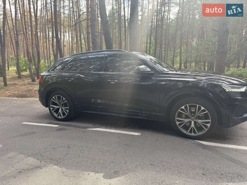 Внедорожник / Кроссовер Audi Q8 2020 в Харькове