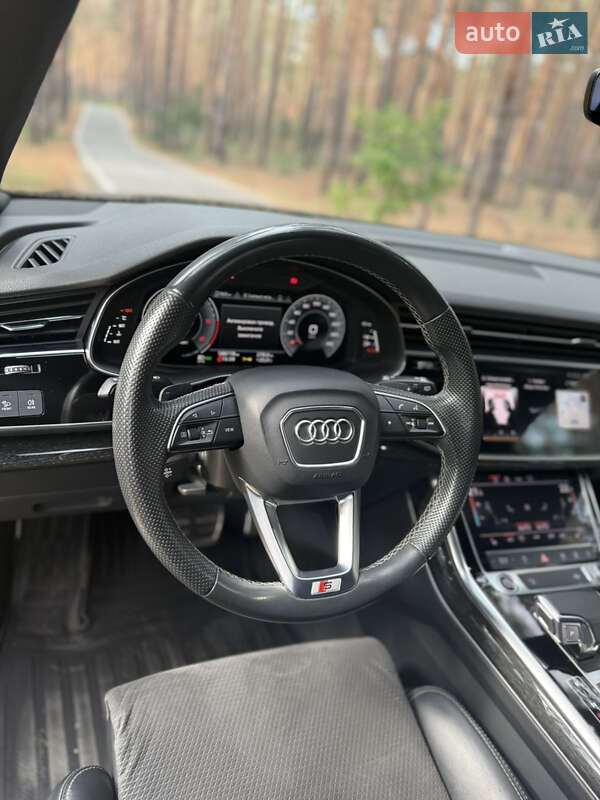 Внедорожник / Кроссовер Audi Q8 2020 в Харькове