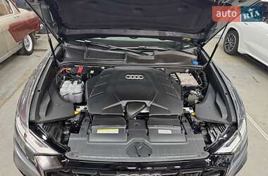 Внедорожник / Кроссовер Audi Q8 2020 в 