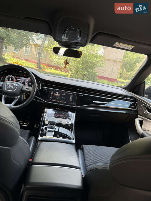 Внедорожник / Кроссовер Audi Q8 2020 в Харькове