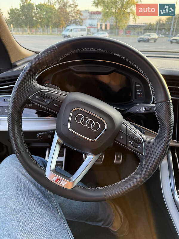 Позашляховик / Кросовер Audi Q8 2023 в Дніпрі