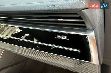 Внедорожник / Кроссовер Audi Q8 2023 в 